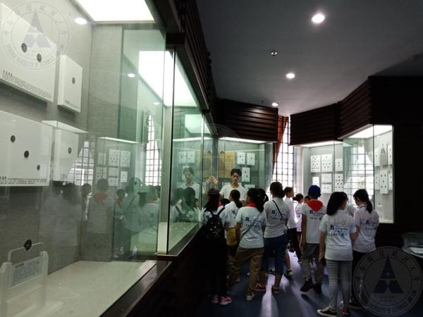 建行宣恩县团委组织中小学生来馆参观_副本.jpg